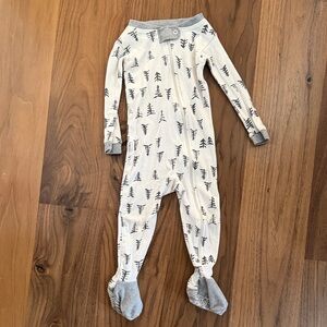 Burt’s Bees Baby Cream and Gray Tree  Footie